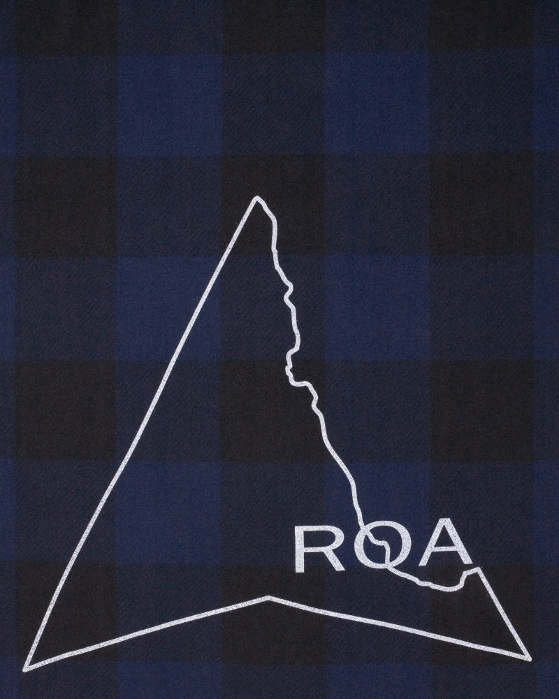 Navy ROA Woolrich Blanket | OISZU-0854