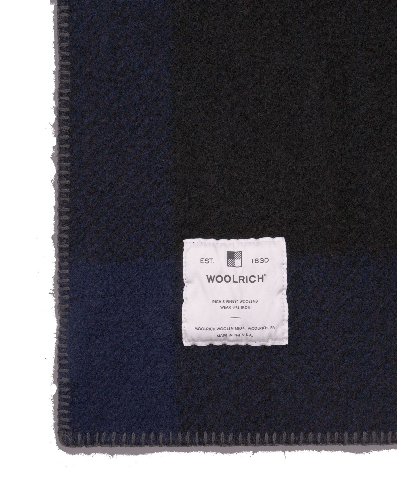 Navy ROA Woolrich Blanket | OISZU-0854